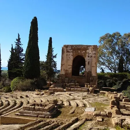 Il Sole E La Luna أغريجنتو
